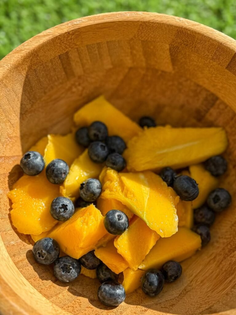 Mango con arándanos